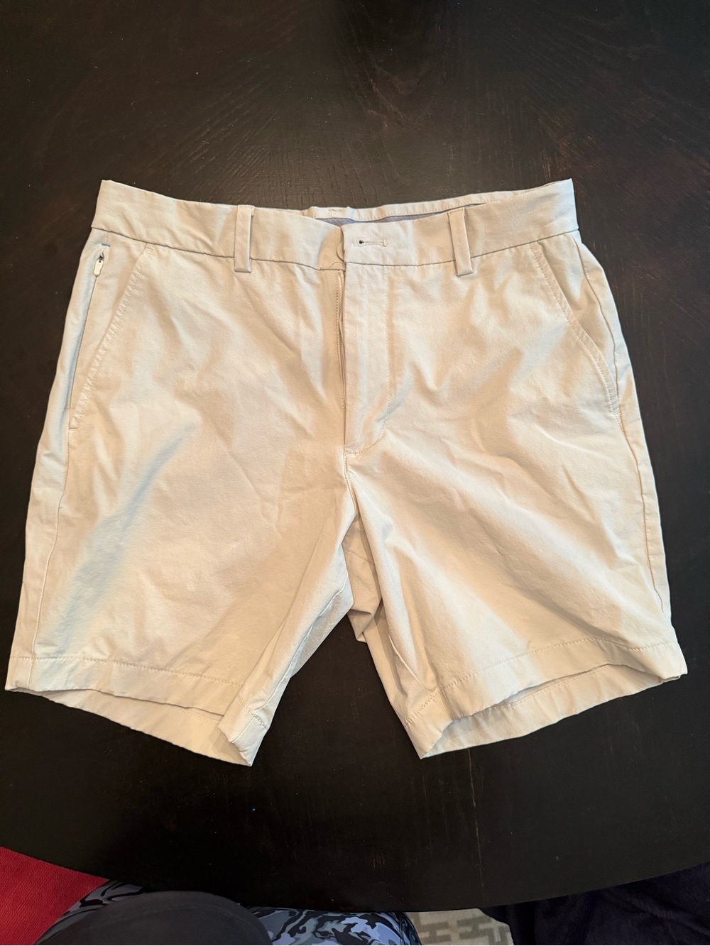 Vineyard Vines Men’s Flat Front Khaki Shorts Sand 30 7”